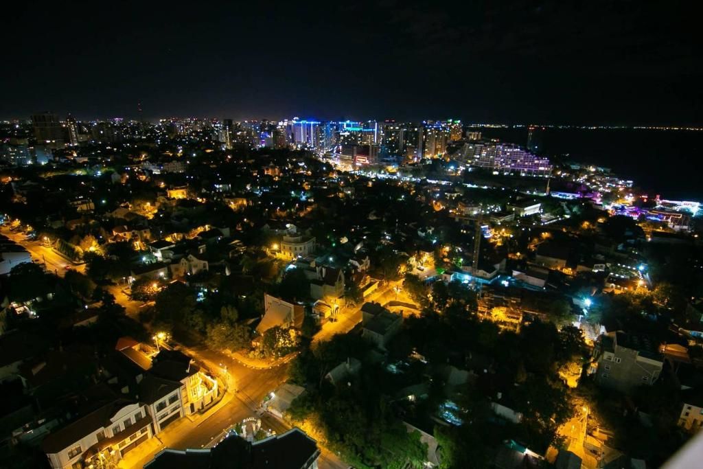 Апартаменты Odessa arkadiya 4 room and Jacuzzi Lux Одесса-24