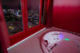 Апартаменты Odessa arkadiya 4 room and Jacuzzi Lux Одесса Апартаменты с 3 спальнями-19
