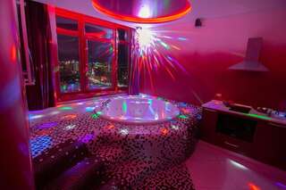 Апартаменты Odessa arkadiya 4 room and Jacuzzi Lux Одесса Апартаменты с 3 спальнями-22