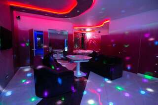 Апартаменты Odessa arkadiya 4 room and Jacuzzi Lux Одесса Апартаменты с 3 спальнями-25
