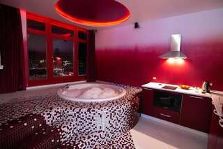 Апартаменты Odessa arkadiya 4 room and Jacuzzi Lux Одесса Апартаменты с 3 спальнями-4